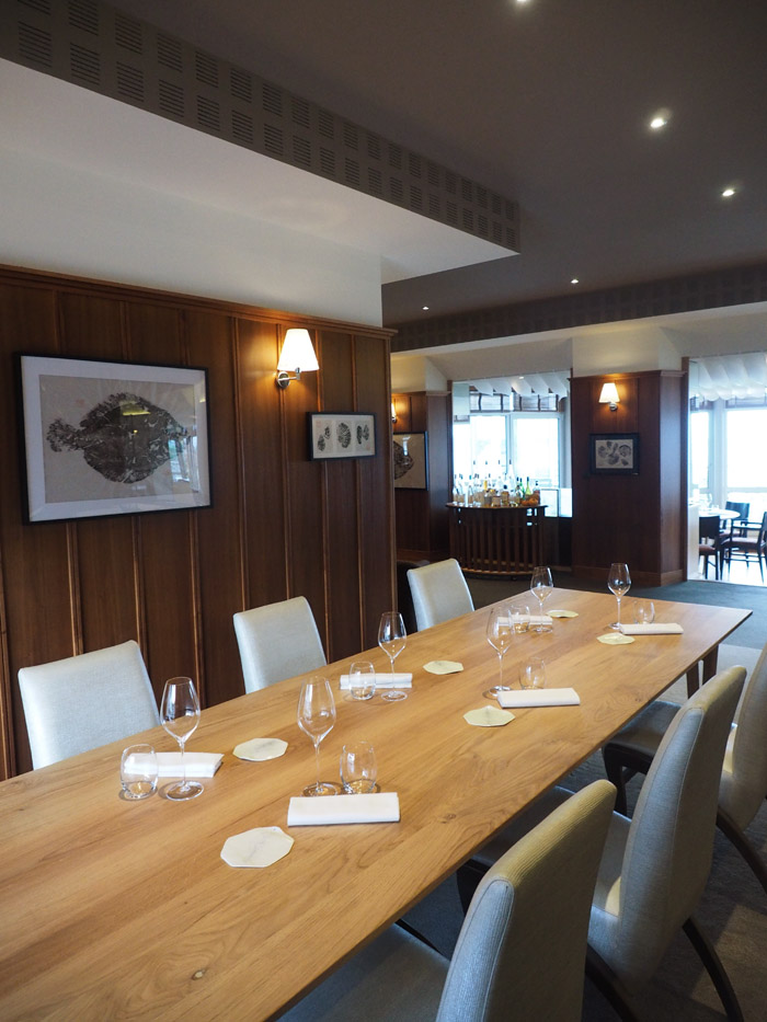 Grande table de réunion, Hôtel de Carantec – Restaurant Nicolas Carro Grande table de réunion, Hôtel de Carantec - Restaurant Nicolas Carro